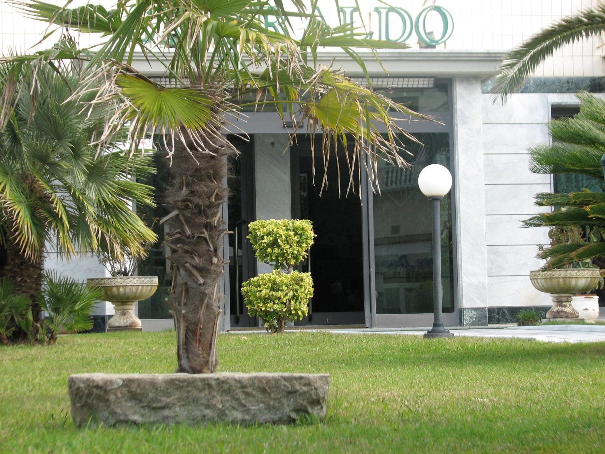 Hotel Smeraldo Lido di Camaiore Exterior photo