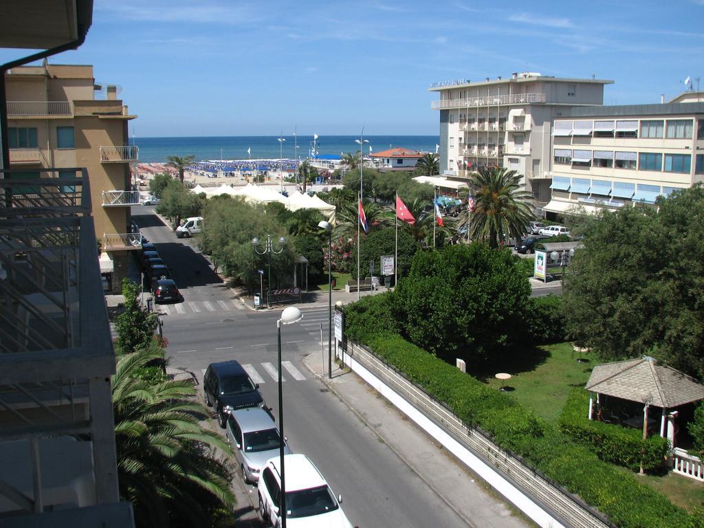 Hotel Smeraldo Lido di Camaiore Exterior photo