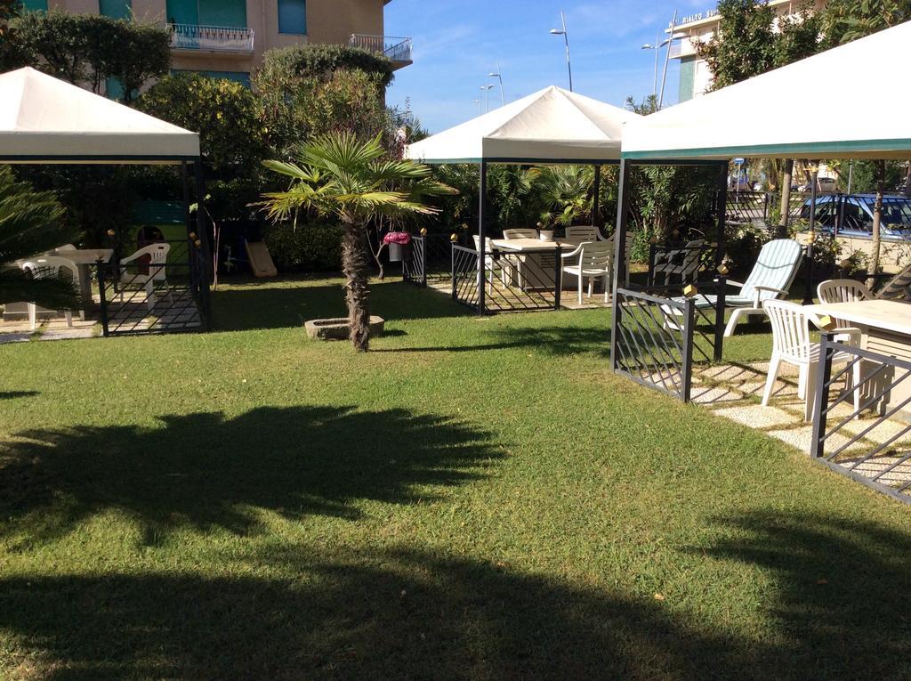 Hotel Smeraldo Lido di Camaiore Exterior photo